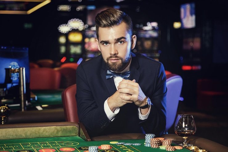 Pengguna mobile membaca panduan video poker